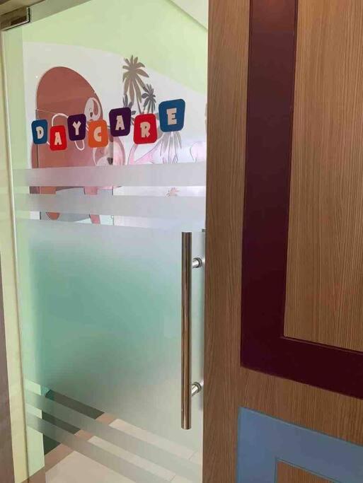 באקולוד 1Br With Extra Room At One Regis- Megaworld מראה חיצוני תמונה