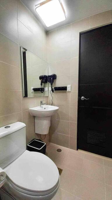 באקולוד 1Br With Extra Room At One Regis- Megaworld מראה חיצוני תמונה